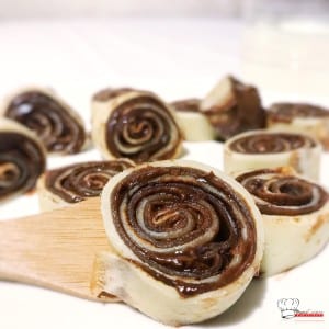 Crêpes vanille chocolat roulées au Nutella Recette Companion